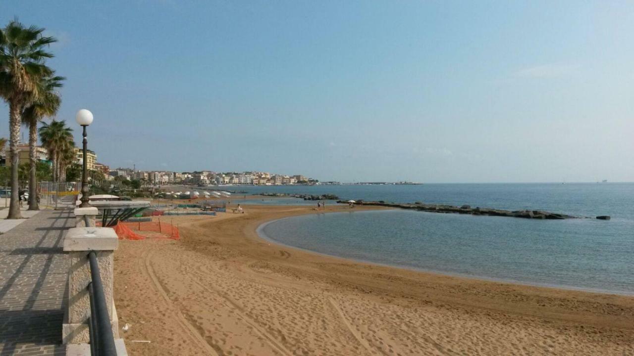 L'Isola Di Gaia Bed and Breakfast Crotone Eksteriør billede